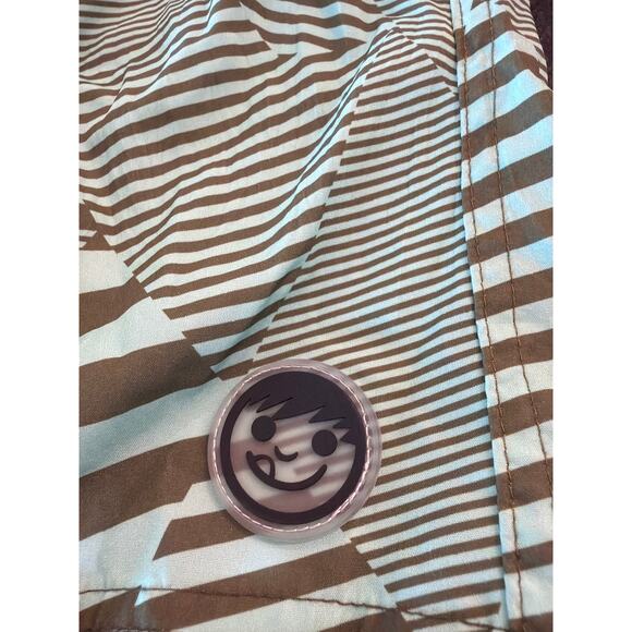 NEFF Olive Green Geo print boardshorts SM - Picture 6 of 9